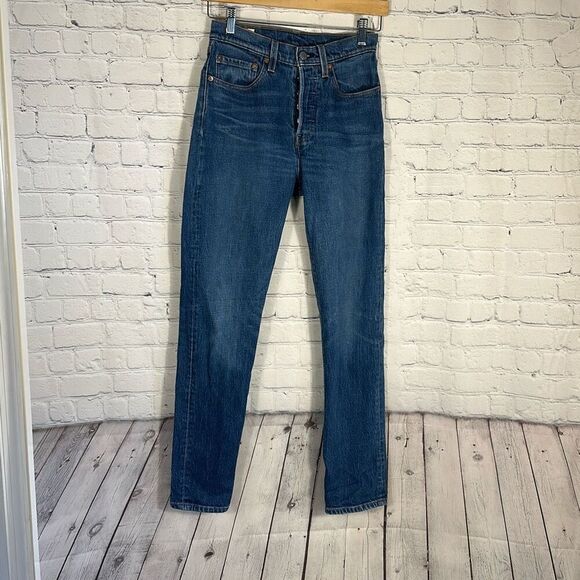 Levi’s Mens 501 Original Straight  Leg Buttonfly Premium Jeans size 26x30 - Picture 1 of 14